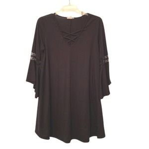 Just Found Dress with detailed Flared Sleeves Black Size 2X